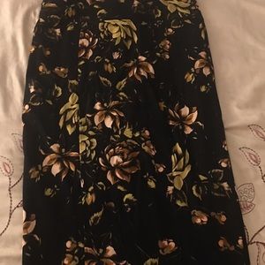 Flower print skirt.. new never worn
